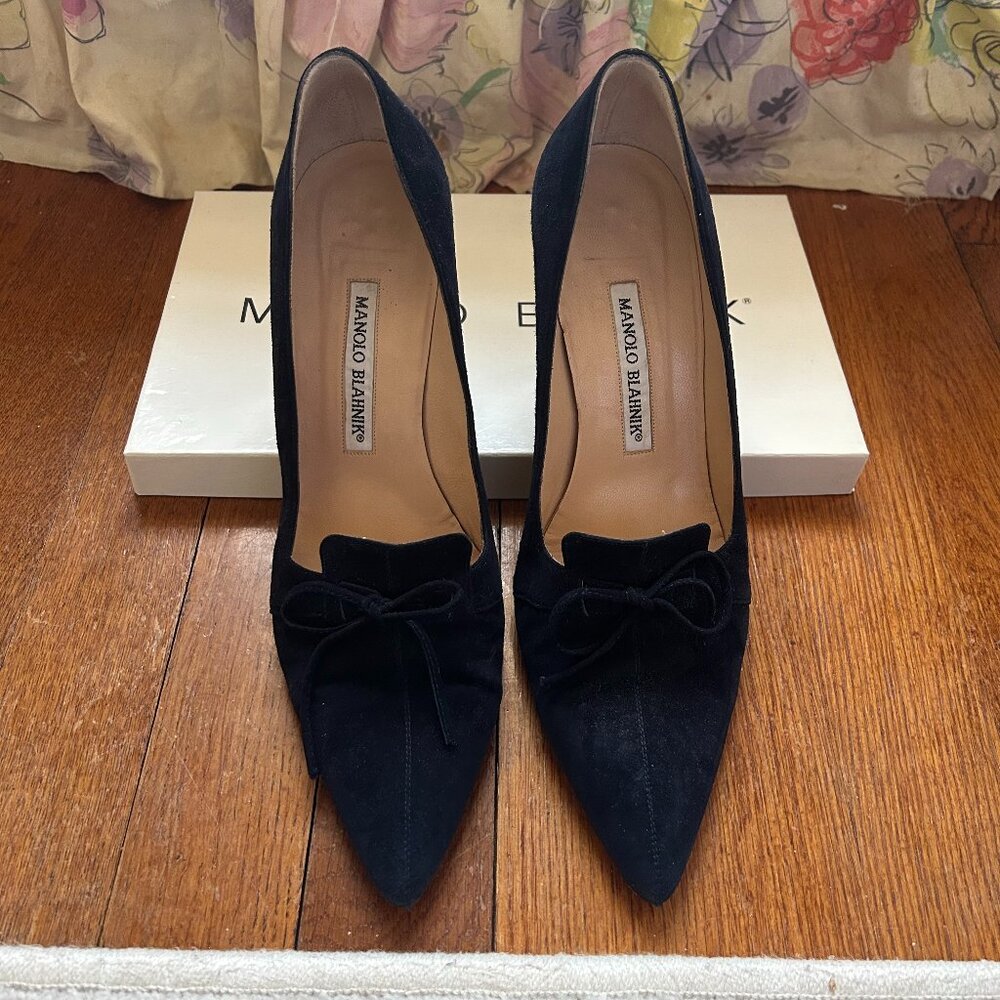 Manolo Blahnik Navy Blue Suede Heels with Bow Size 38 (7.5)